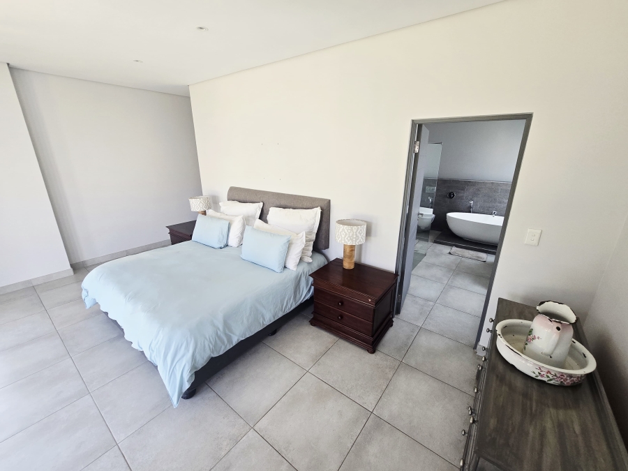 4 Bedroom Property for Sale in Kingswood Golf Estate Western Cape